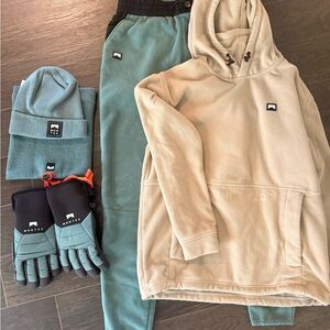Montéç Women's Ski Hoodie & Pant Set in Beige and Sage